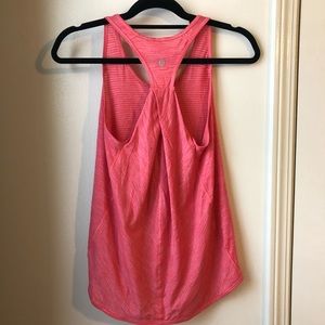 🍋LULULEMON Essential tank size 2